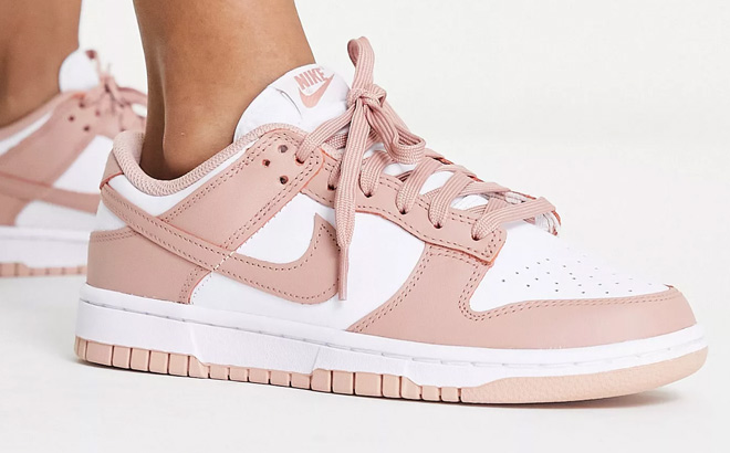 Nike Dunk Low Sneakers in Pink
