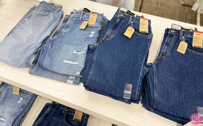 Signature by Levi Strauss Jeans Overview