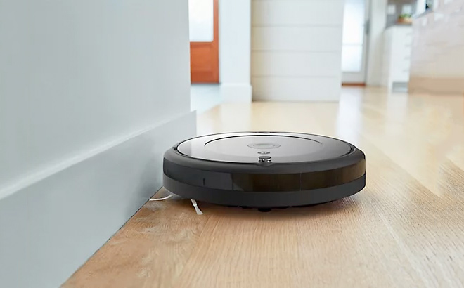 iRobot Roomba 676 Wi Fi Connected Robot Vacuum
