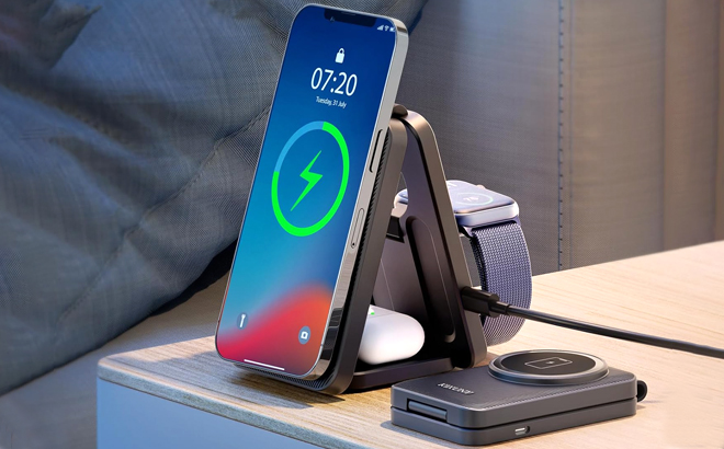 3 in 1 Wireless Charging Station