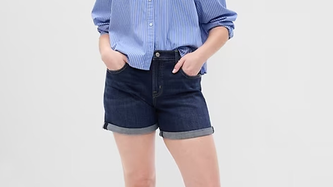 A Person Wearing a GAP Mid Rise Girlfriend Shorts