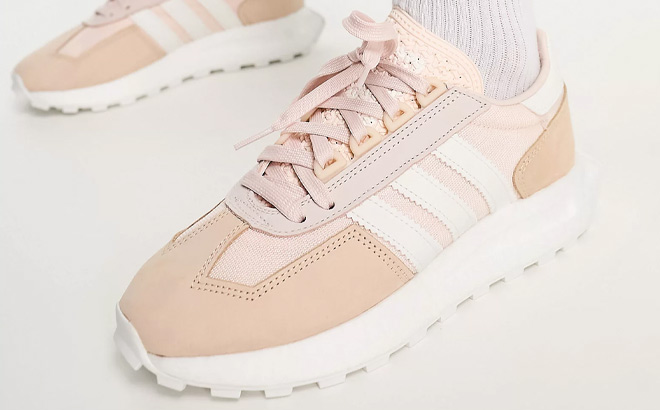 Adidas Originals Retropy E5 Sneakers in Pink Color