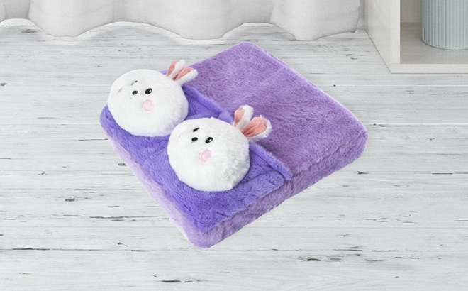 Animal Slippers Foot Pillow in Rabbit Style Animal Slippers Foot Pillow in Rabbit Style