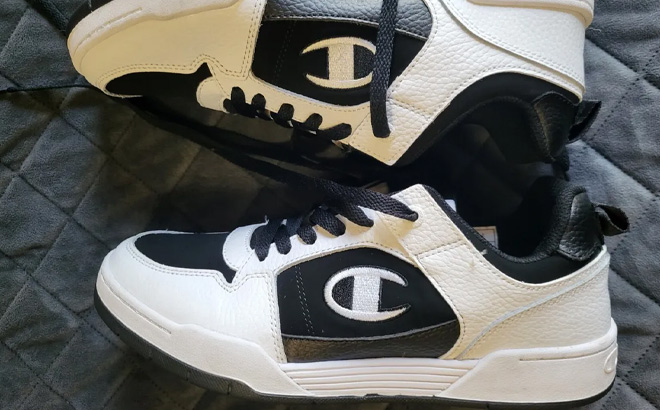 Champion Mens Arena Low Casual Shoes in Black and White Color