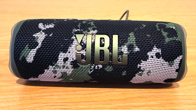 JBL Flip 6 Portable Bluetooth Speaker Camouflage