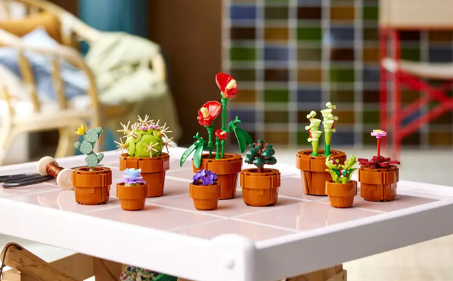 LEGO Tiny Plants on the Table