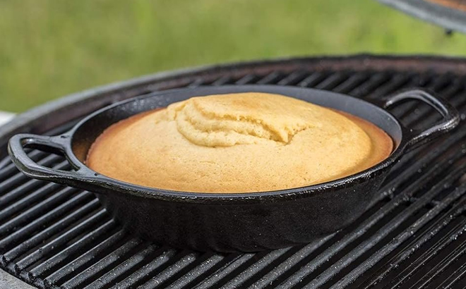 Lodge 8 Inch Cast Iron Round Pan with Handles