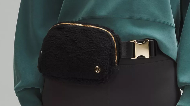 Lululemon Everywhere 1L Fleece Belt Bag Lululemon Everywhere 1L Fleece Belt Bag
