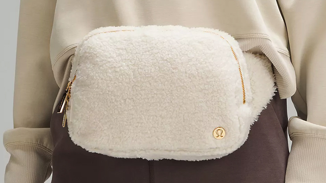 Lululemon Everywhere 2L Fleece Large Belt Bag Lululemon Everywhere 2L Fleece Large Belt Bag