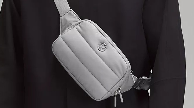 Lululemon Everywhere Belt Bag Large 2L Wunder Puff in Rhino Grey