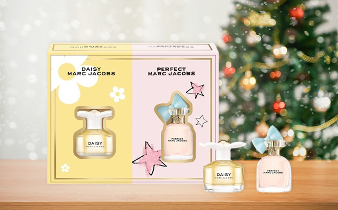 Marc Jacobs Fragrances Mini Daisy Perfect Eau de Parfum Perfume Set on the Table