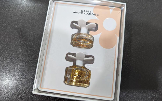 Marc Jacobs Fragrances Mini Daisy Perfume Set on the Table