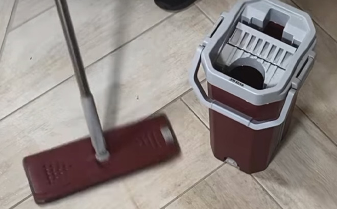 Microfiber HandiMop and Bucket 1