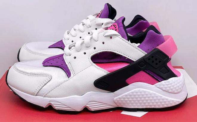 Nike Womens Air Huarache Shoes on a Shoebox Nike Womens Air Huarache Shoes on a Shoebox