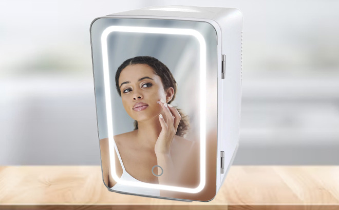 Personal Chiller Mini Fridge with Mirror 1