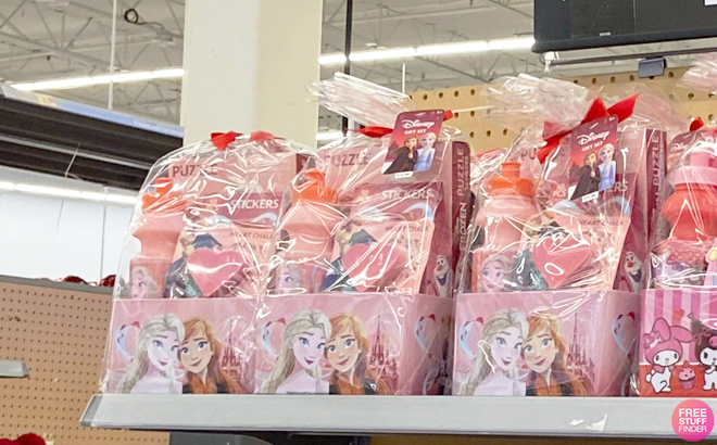 Frozen Valentines Day Tin Box Gift Set 2 Frozen Valentines Day Tin Box Gift Set 2