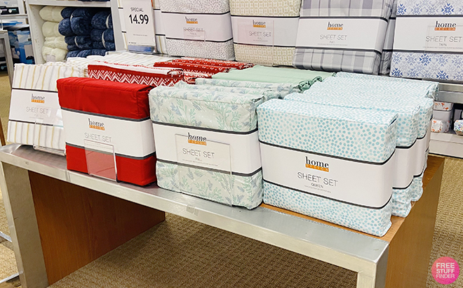 Home Design Holiday Microfiber 4 Piece Queen Sheet Set