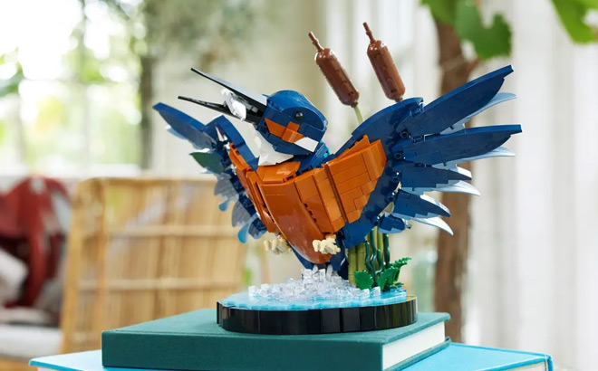 LEGO 834 Piece Kingfisher Bird Set