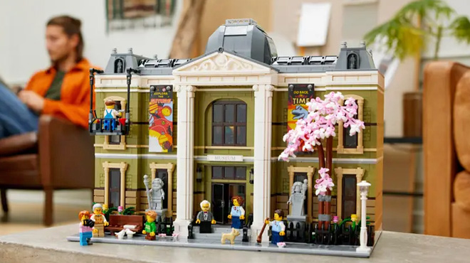 LEGO Natural History Museum Set