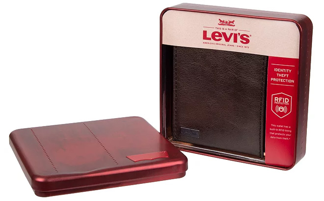 Levis Mens RFID Blocking Extra Capacity Traveler Wallet on a White Background