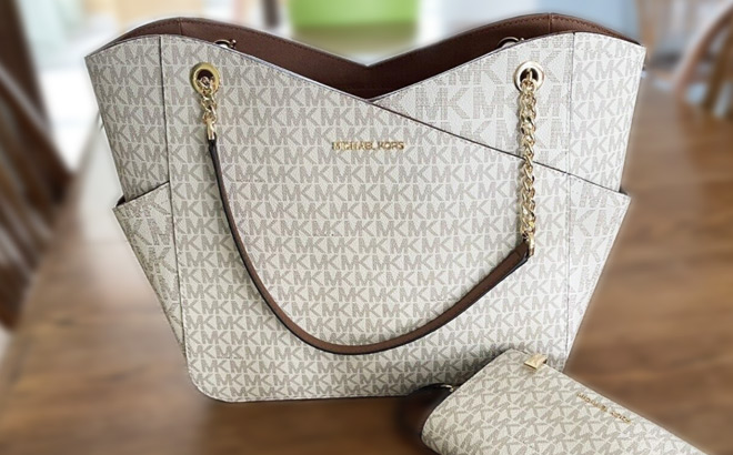 Michael Kors Jet Set Large Logo Shoulder Bag 1