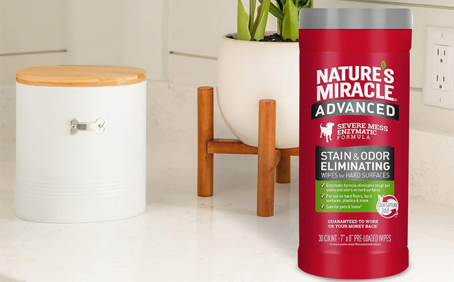 Natures Miracle Advanced Stain And Odor Eliminating Wipes for Hard Surfaces
