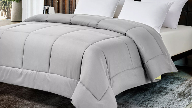 Royal Luxe Reversible Down Alternative Comforter 