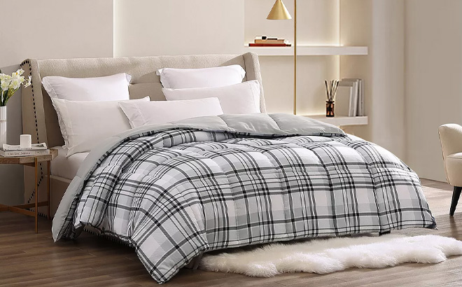 Royal Luxe Reversible Down Alternative Comforter in Platinum Color