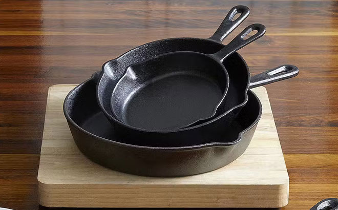 Cooks 3 pc Cast Iron Fry Pan Set in Black