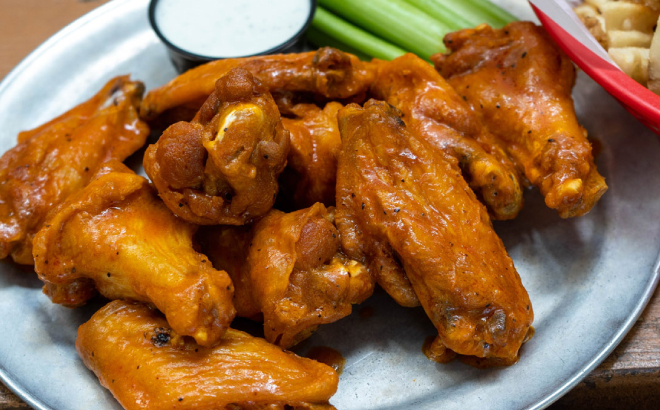 Pluckers Wing Bar Wings