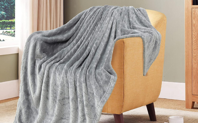 TOONOW Fleece Blanket Super Soft Cozy Throw Blanket in Grey 1 TOONOW Fleece Blanket Super Soft Cozy Throw Blanket in Grey 1