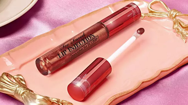 Too Faced Lip Injection Maximum Plump Extra Strength Lip Plumper Too Faced Lip Injection Maximum Plump Extra Strength Lip Plumper