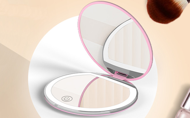 Compact Mirror with Light
