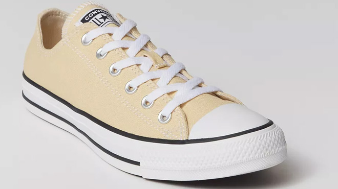 Converse Chuck Taylor All Star Low Top Sneakers