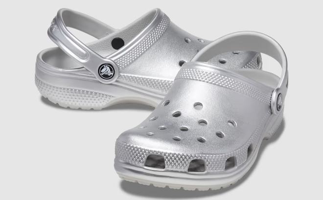 Crocs Classic Kids Clogs in the Color Silver Metallic