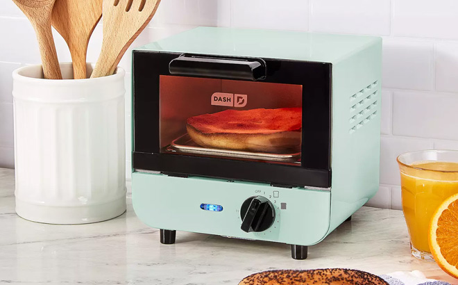 Dash Mini Toaster Oven in Aqua Color