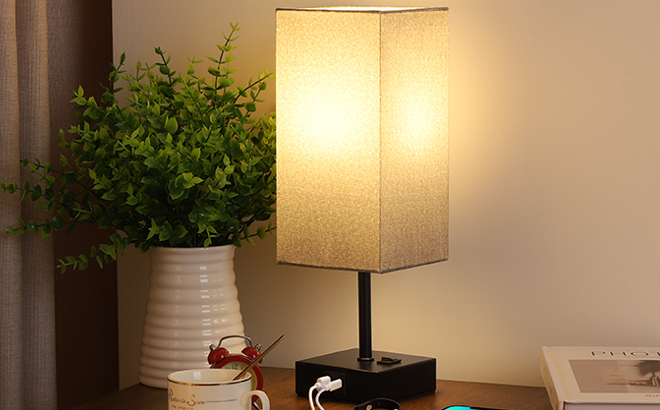 Ggoying Bedside Table Lamp