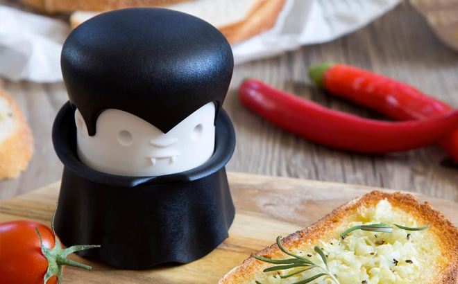 Gracula Garlic Crusher