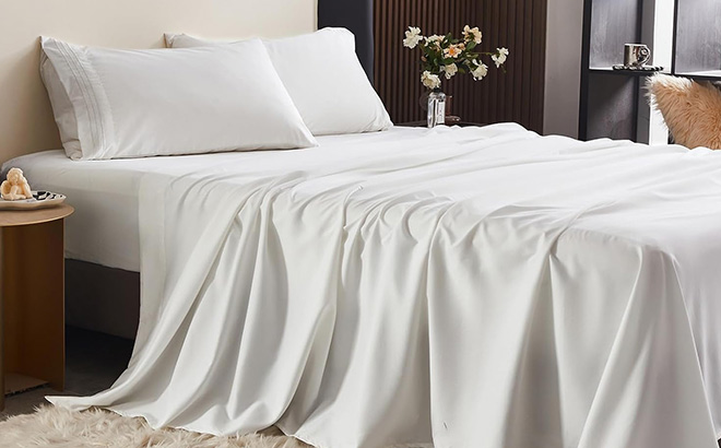 Queen Size 4 Piece Microfiber Sheet Set Queen Size 4 Piece Microfiber Sheet Set
