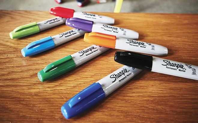 Sharpie Permanent Markers 8 Count on the Table