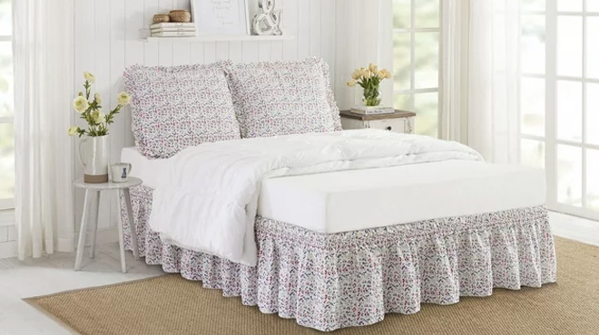 The Pioneer Woman Multi Cotton Wildflower 3 Piece Bedskirt and Sham Set 1