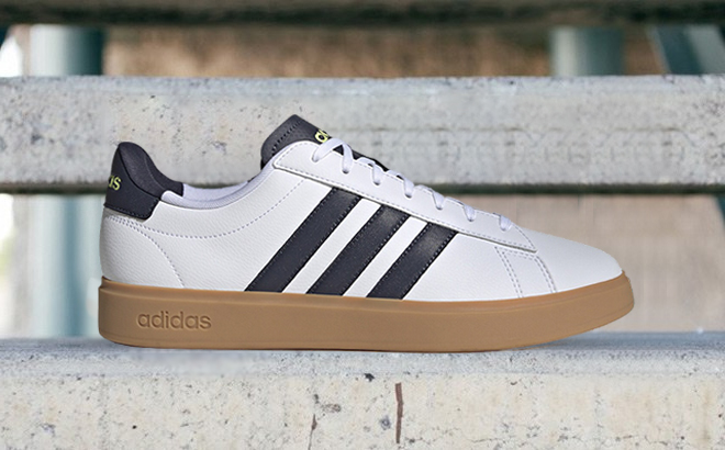 Adidas Grand Court 2 0 Mens Sneakers in white and blue color