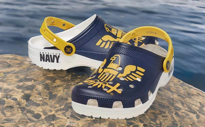 Crocs Unisex Classic US Navy Clogs