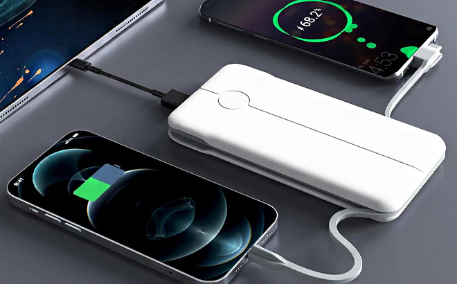 GiieeGii Portable Charger with Built in Cable