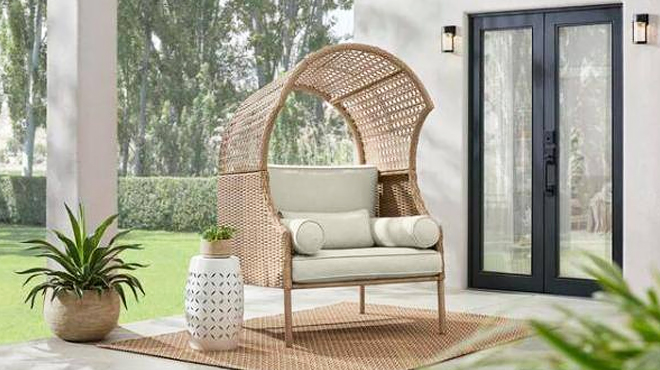 Hampton Bay Wicker Outdoor Patio Egg Lounge Chair