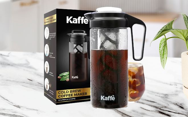 Kaffe Glass Cold Brew Coffee Maker on a Kitchen Counter