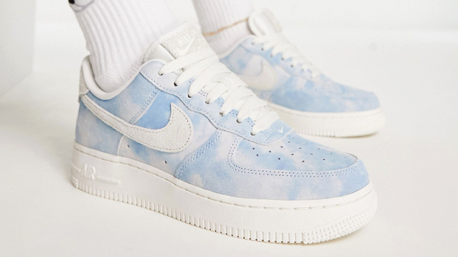 Nike Air Force 1 07 SE Sneakers