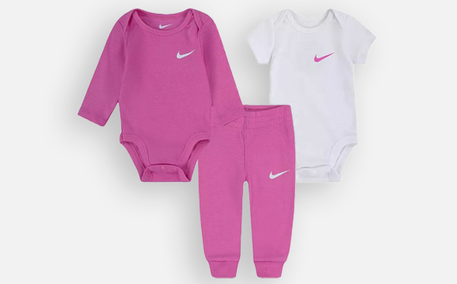 Nike Baby 3 Piece Set in Pink