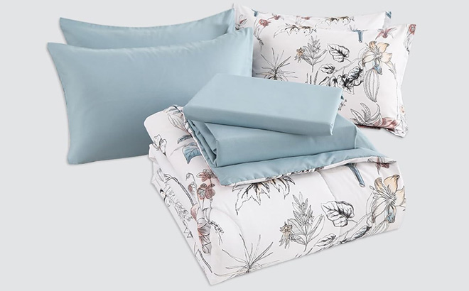 Queen Reversible 7 Piece Comforter Set in Blue