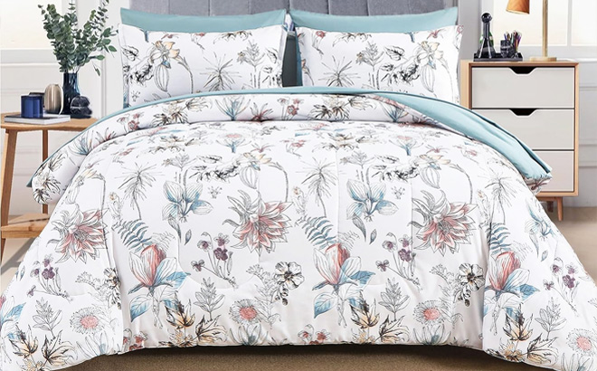 Queen Reversible 7 Piece Comforter Set